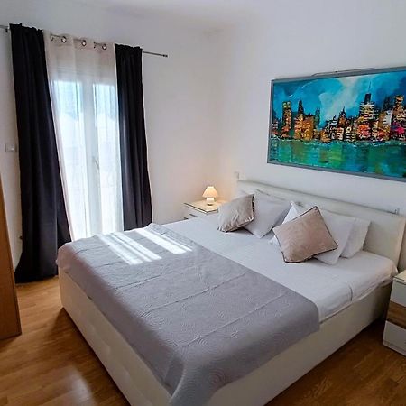 Apartments Ella Makarska Buitenkant foto