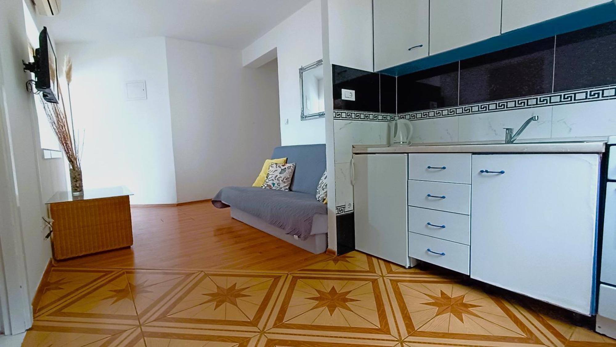 Apartments Ella Makarska Buitenkant foto