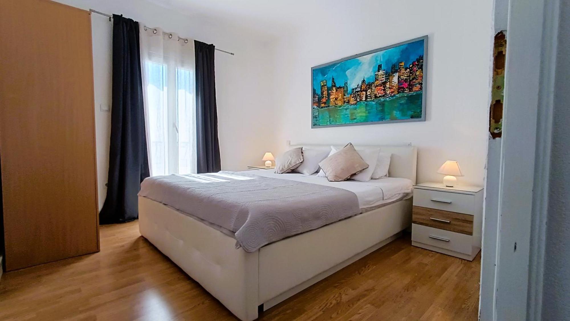 Apartments Ella Makarska Buitenkant foto