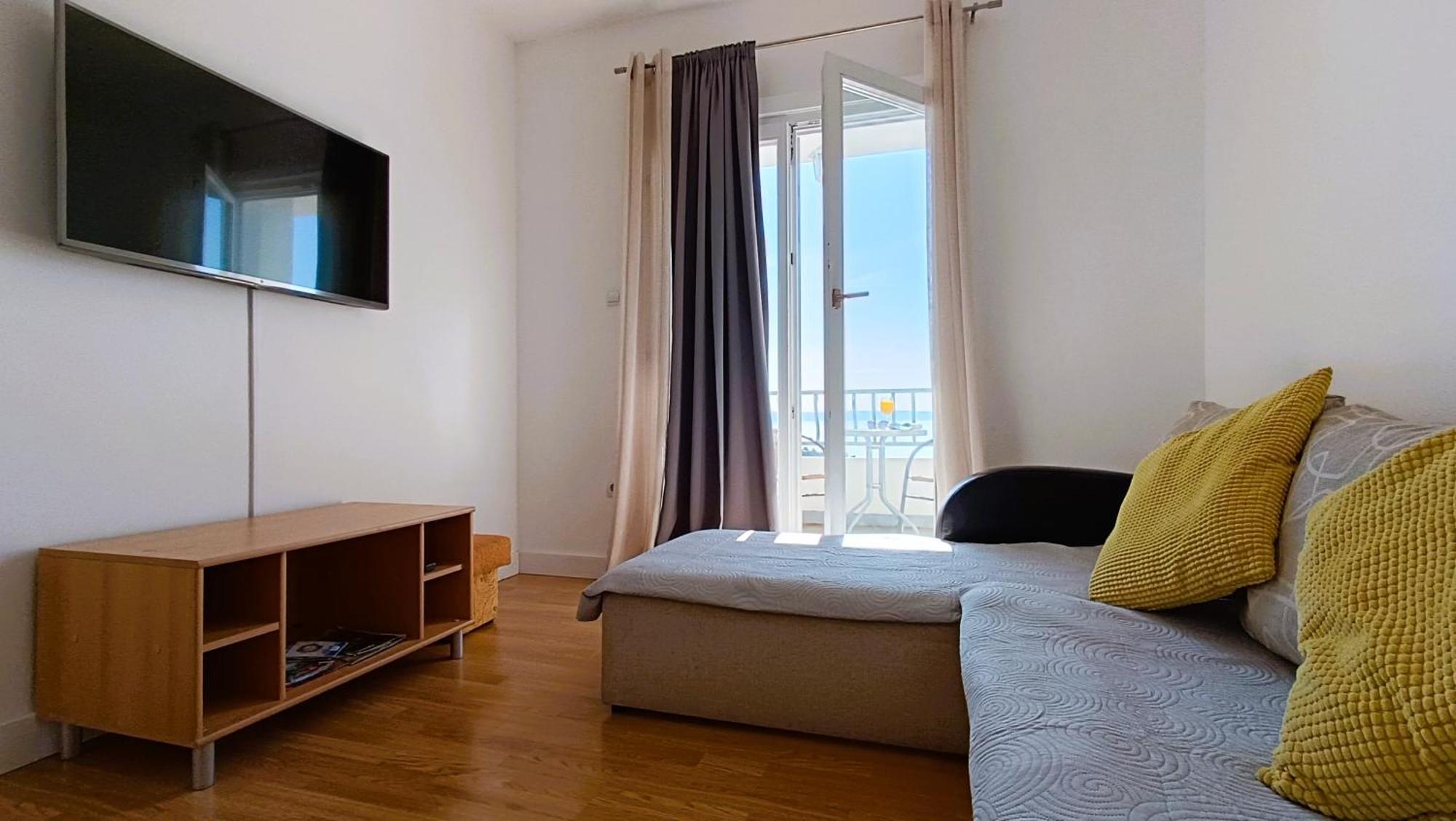 Apartments Ella Makarska Buitenkant foto
