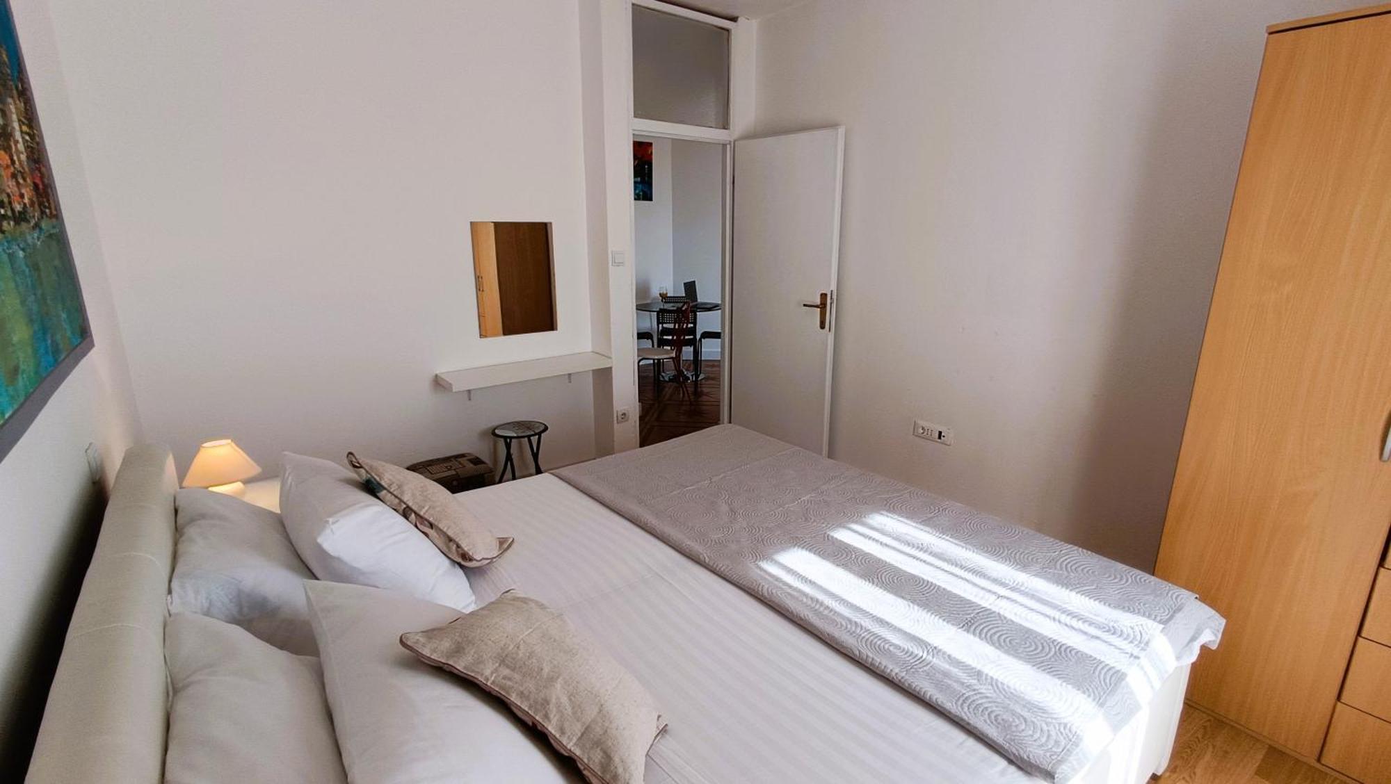 Apartments Ella Makarska Buitenkant foto
